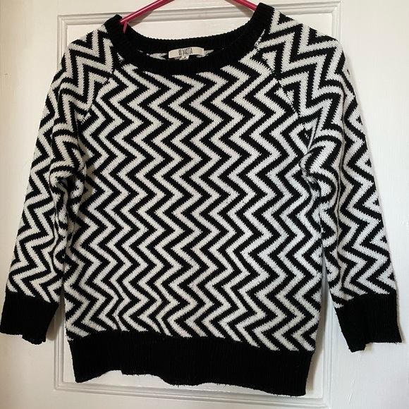 BB Dakota, Black and White Zig Zag Sweater, Twin Peaks, Size Small - Picture 3 of 8
